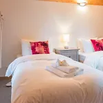 Aberot Apartment